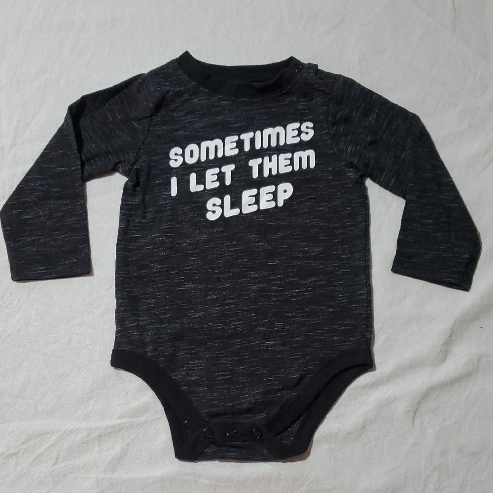 🌏5/$10🌏 Garanimals 18 Month Charcoal Long Sleeve Bodysuit